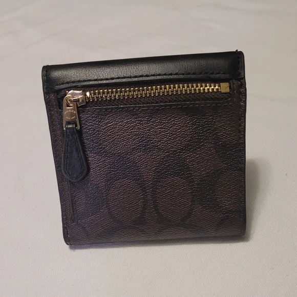 Wallet - Picture 2 of 4